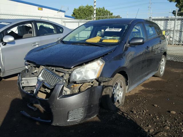 5Y2SP6E05AZ410953 - 2010 PONTIAC VIBE CHARCOAL photo 2