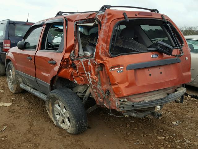 1FMYU03156KB58841 - 2006 FORD ESCAPE XLT ORANGE photo 3