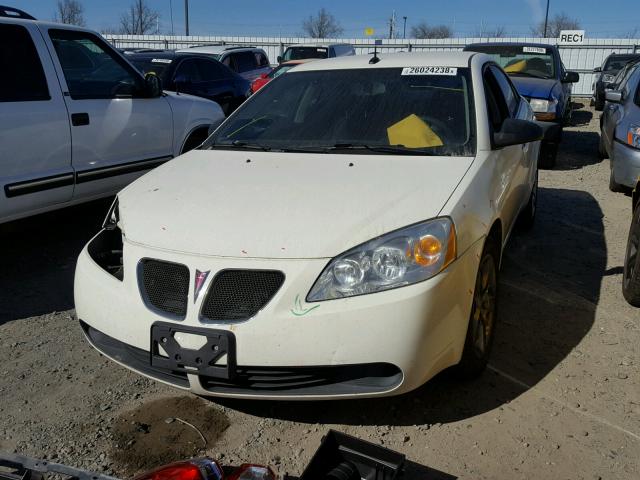 1G2ZG57B884232216 - 2008 PONTIAC G6 BASE WHITE photo 2