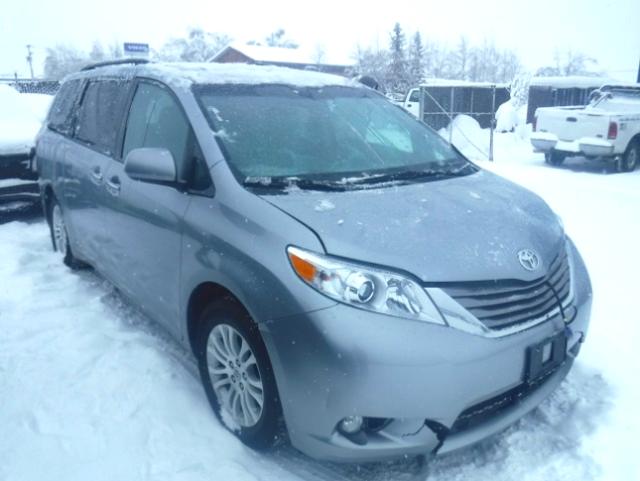 5TDYK3DC3GS741558 - 2016 TOYOTA SIENNA XLE SILVER photo 1