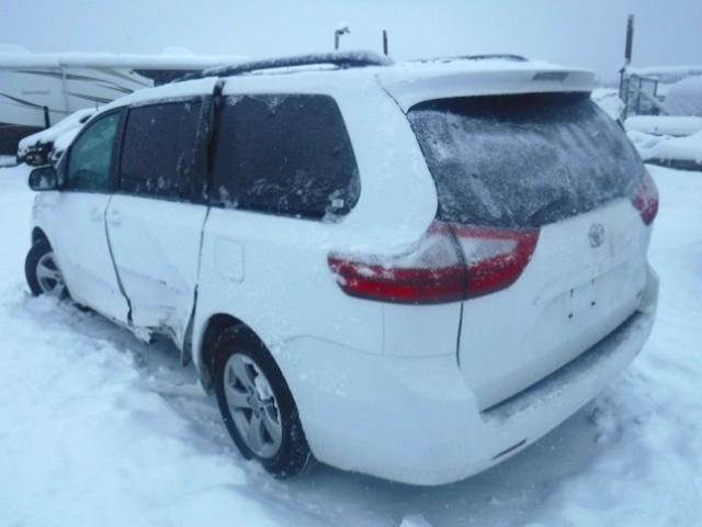 5TDKK3DC0GS743841 - 2016 TOYOTA SIENNA LE WHITE photo 3