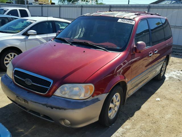 KNDUP132356680691 - 2005 KIA SEDONA EX RED photo 2