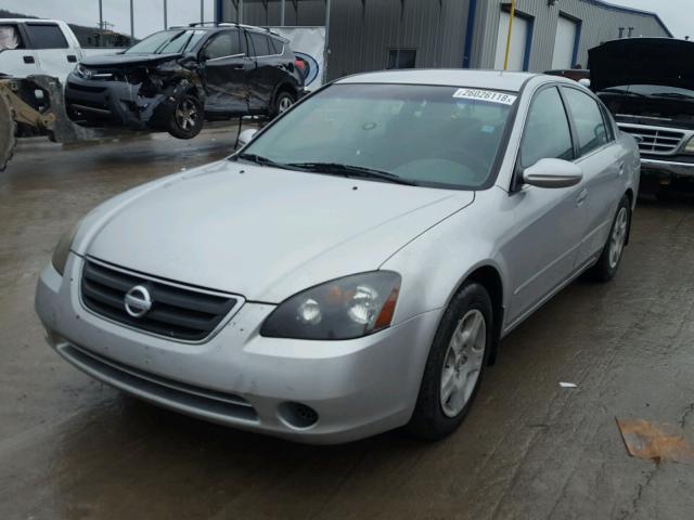 1N4AL11D54C135469 - 2004 NISSAN ALTIMA BAS SILVER photo 2