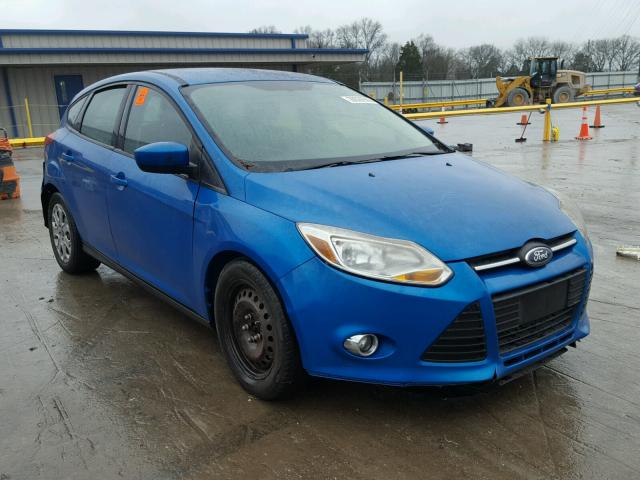 1FAHP3K22CL327555 - 2012 FORD FOCUS SE BLUE photo 1