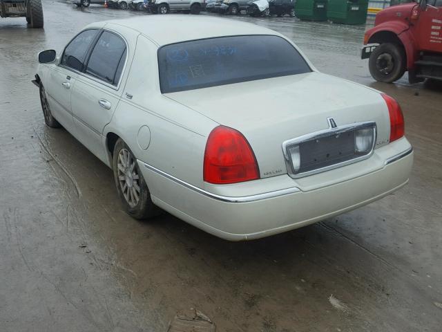 1LNHM81VX7Y629837 - 2007 LINCOLN TOWN CAR S WHITE photo 3