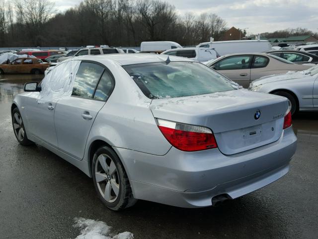 WBANF73537CU27943 - 2007 BMW 530 XI SILVER photo 3