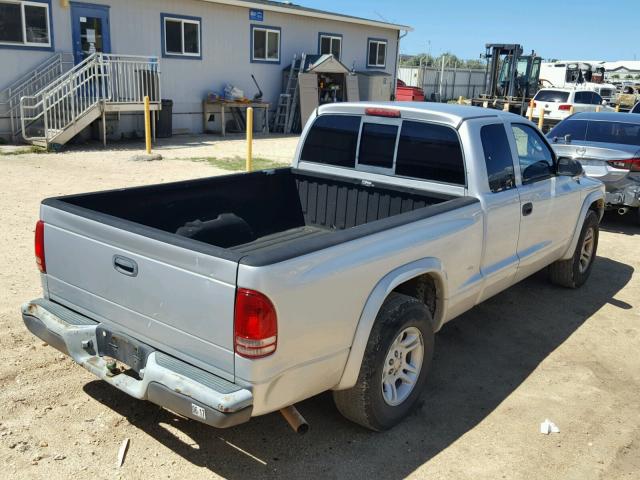 1D7GL12KX4S589942 - 2004 DODGE DAKOTA SXT SILVER photo 4