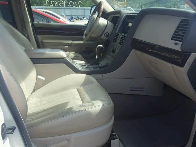 5LMEU88H64ZJ42169 - 2004 LINCOLN AVIATOR 白色 照片 5
