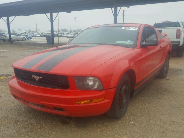 1ZVFT80NX55148658 - 2005 FORD MUSTANG RED photo 2