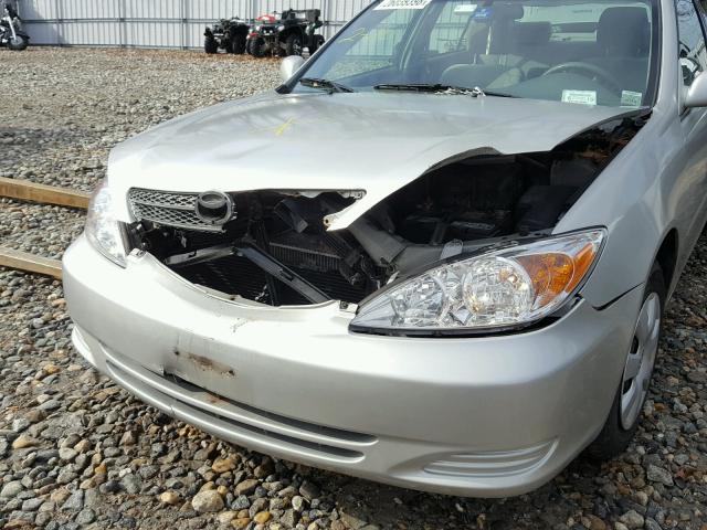 4T1BE32K14U794513 - 2004 TOYOTA CAMRY LE SILVER photo 9