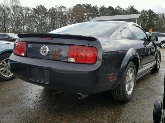 1ZVHT80N995125791 - 2009 FORD MUSTANG GRAY photo 4