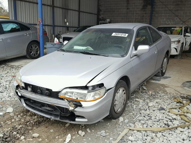 1HGCG32442A008496 - 2002 HONDA ACCORD LX SILVER photo 2