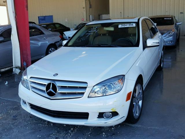 WDDGF5EB3BA521589 - 2011 MERCEDES-BENZ C 300 WHITE photo 2