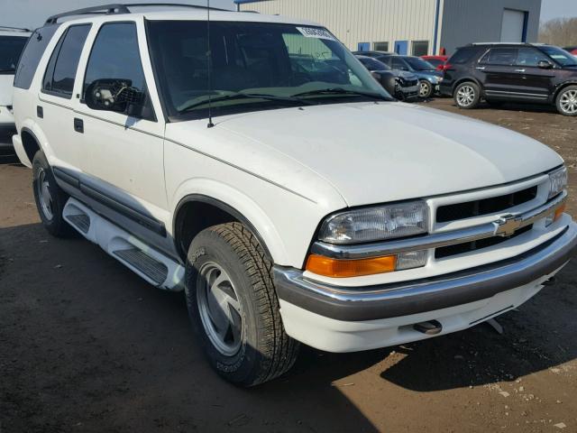 1GNDT13W912187637 - 2001 CHEVROLET BLAZER WHITE photo 1