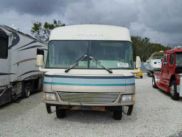 3FCMF53G9VJA02163 - 1996 SOWI MOTORHOME WHITE photo 9