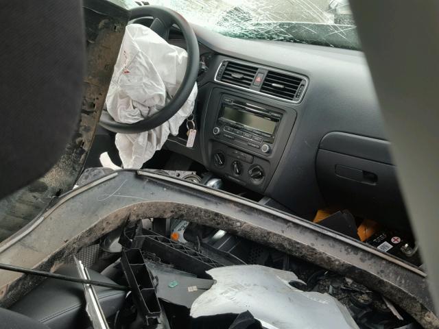 3VW2K7AJ6EM250654 - 2014 VOLKSWAGEN JETTA BASE ვერცხლისფერი ფოტო 9