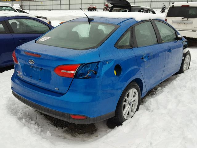 1FADP3F27HL243439 - 2017 FORD FOCUS SE BLUE photo 4