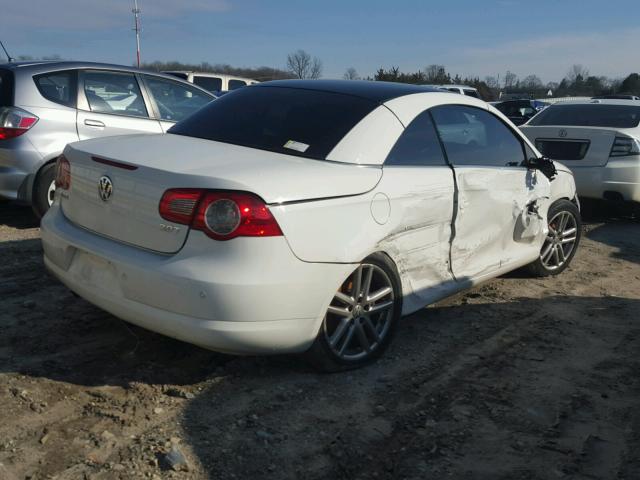 WVWFA71F58V010346 - 2008 VOLKSWAGEN EOS LUX 白色 照片 4
