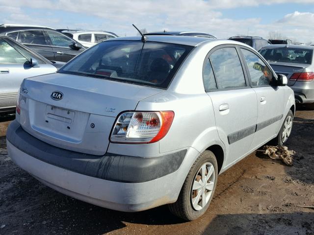 KNADE123166176994 - 2006 KIA RIO SILVER photo 4