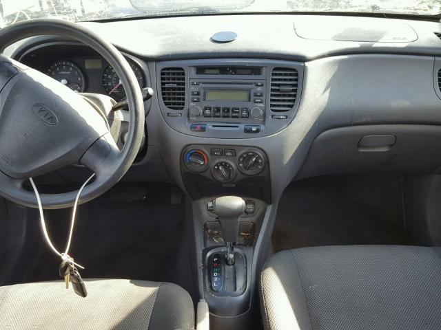 KNADE123166176994 - 2006 KIA RIO SILVER photo 9