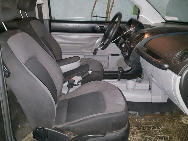 3VWCC21C8YM452115 - 2000 VOLKSWAGEN NEW BEETLE 绿色 照片 5