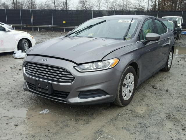 3FA6P0G7XDR212585 - 2013 FORD FUSION S GRAY photo 2