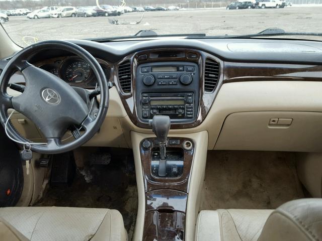 JTEHF21A730142625 - 2003 TOYOTA HIGHLANDER GOLD photo 9