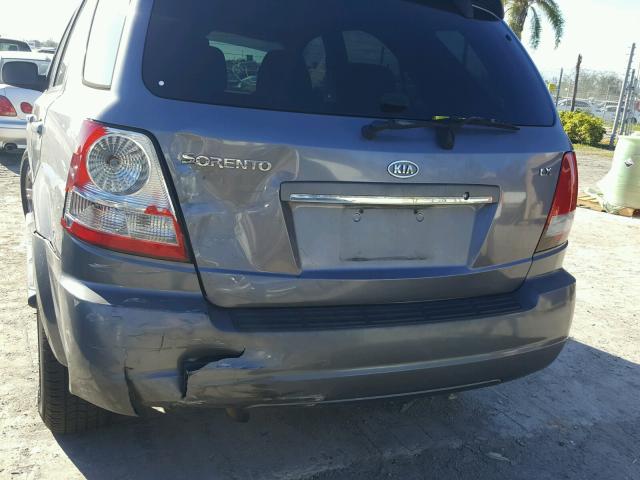 KNDJD733655338245 - 2005 KIA SORENTO EX SILVER photo 9