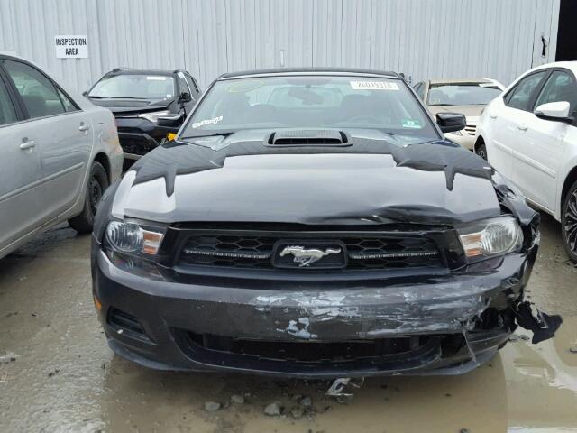 1ZVBP8AN9A5136707 - 2010 FORD MUSTANG BLACK photo 9