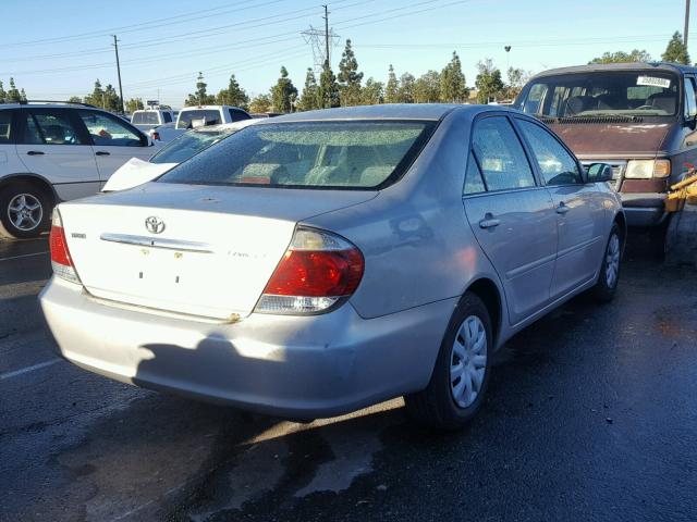 4T1BE32K65U055977 - 2005 TOYOTA CAMRY LE SILVER photo 4