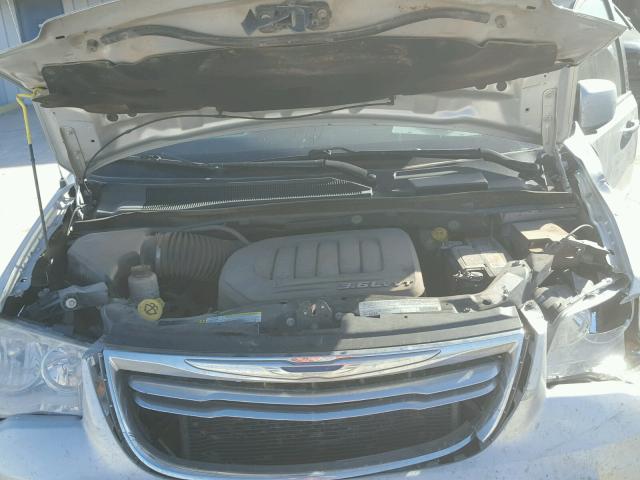 2C4RC1BG1CR293271 - 2012 CHRYSLER TOWN & COU SILVER photo 7