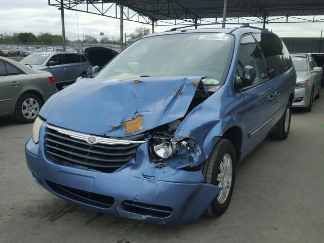 2A8GP54L27R302474 - 2007 CHRYSLER TOWN & COU BLUE photo 2