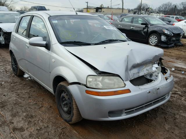 KL1TD66677B747990 - 2007 CHEVROLET AVEO BASE Srebrny zdjęcie 1