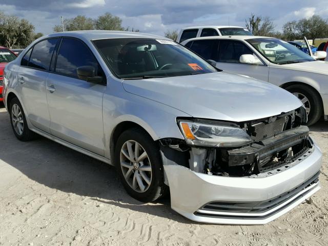 3VWD17AJ7FM258811 - 2015 VOLKSWAGEN JETTA SE SILVER photo 1