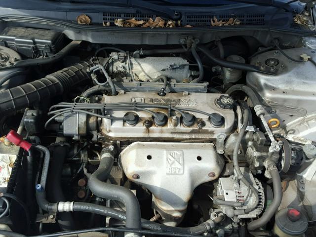 1HGCF86641A132004 - 2001 HONDA ACCORD VAL SILVER photo 7