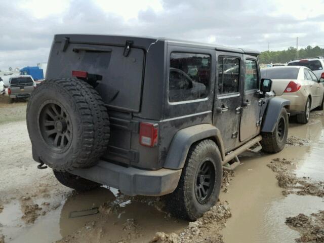 1C4BJWDG0EL260520 - 2014 JEEP WRANGLER U GRAY photo 4