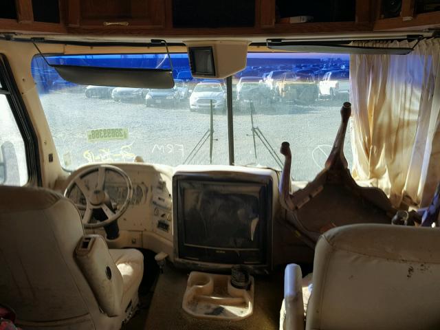 1GBLP37J3W3302533 - 1998 HOLI VACATIONER Բեժ լուսանկար 9