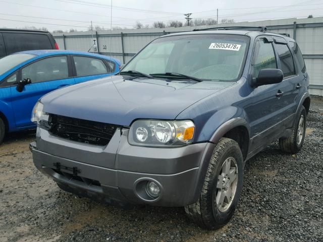 1FMYU93155KA02897 - 2005 FORD ESCAPE XLT BLUE photo 2