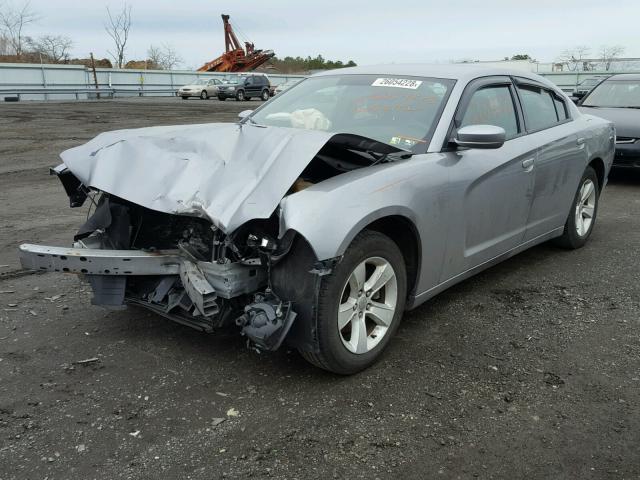 2C3CDXBG0DH624150 - 2013 DODGE CHARGER SE SILVER photo 2