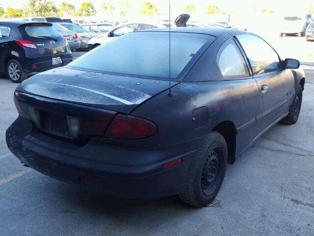 1G2JB1246W7559853 - 1998 PONTIAC SUNFIRE SE BLACK photo 4