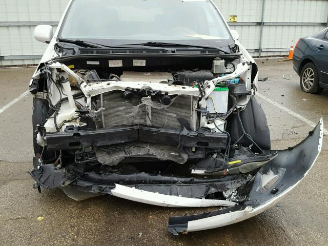 5TDBA22CX6S070975 - 2006 TOYOTA SIENNA XLE WHITE photo 9