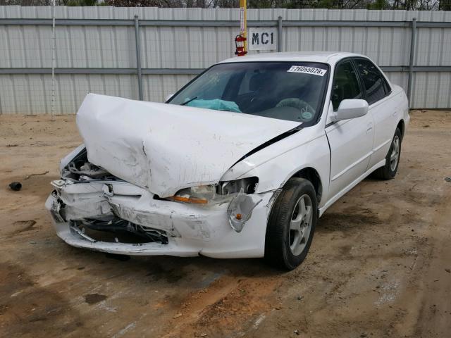 1HGCG5647XA062114 - 1999 HONDA ACCORD LX WHITE photo 2