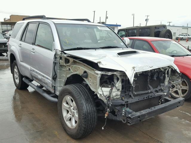 JTEZU14R668065113 - 2006 TOYOTA 4RUNNER SR SILVER photo 1