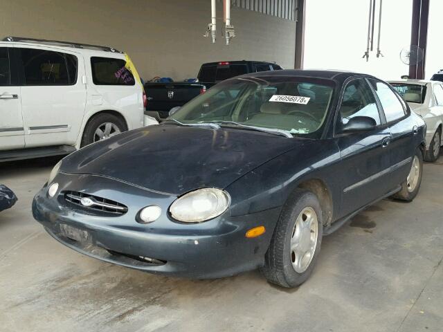 1FAFP52U4WG125687 - 1998 FORD TAURUS LX GREEN photo 2