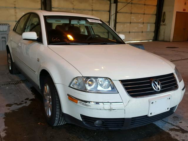 WVWPD63B33P389019 - 2003 VOLKSWAGEN PASSAT GLS WHITE photo 1