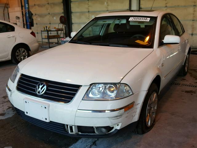 WVWPD63B33P389019 - 2003 VOLKSWAGEN PASSAT GLS WHITE photo 2