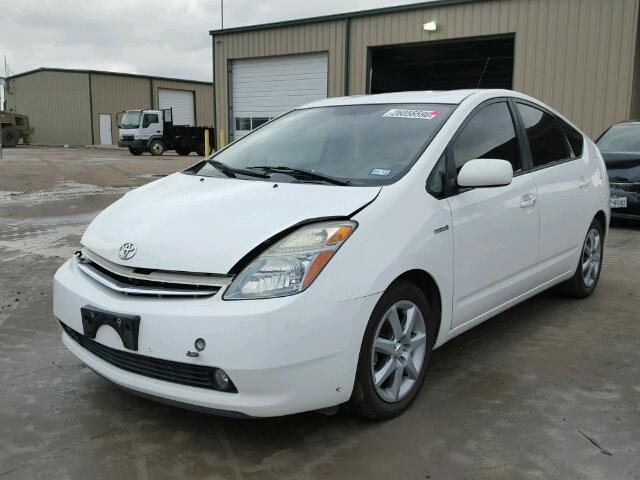 JTDKB20U573272828 - 2007 TOYOTA PRIUS WHITE photo 2