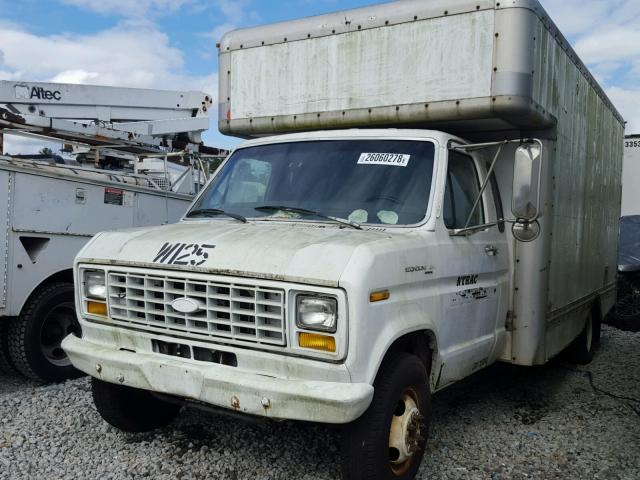 1FDKE37M4LHA50048 - 1990 FORD ECONOLINE WHITE photo 2