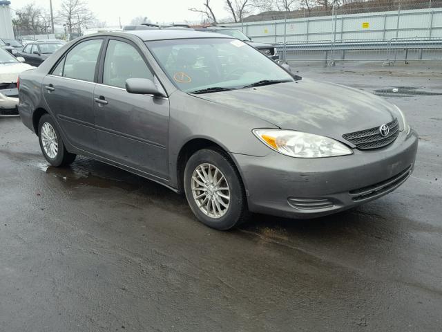 JTDBE32K030163097 - 2003 TOYOTA CAMRY LE GRAY photo 1