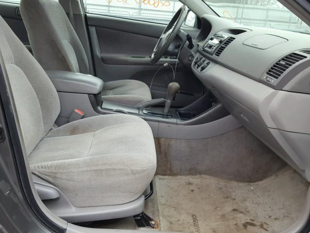 JTDBE32K030163097 - 2003 TOYOTA CAMRY LE GRAY photo 5